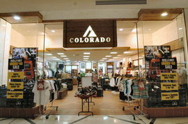 品牌服飾陳列 零售圖庫(kù)中的視覺營(yíng)銷藝術(shù)